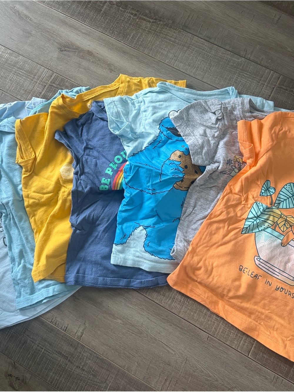 Carter's Orange, Blue, Yellow & Light Blue Short Sleeve Graphic Tee